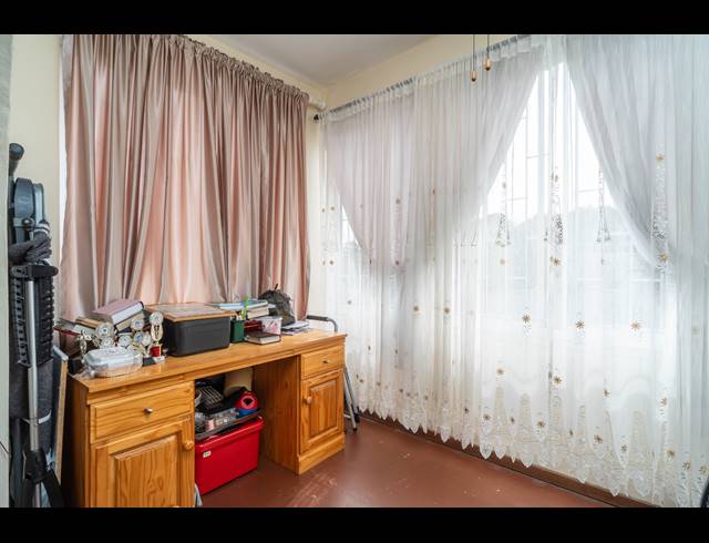 2 BEDROOM APARTMENT SOLD IN ESSENWOOD